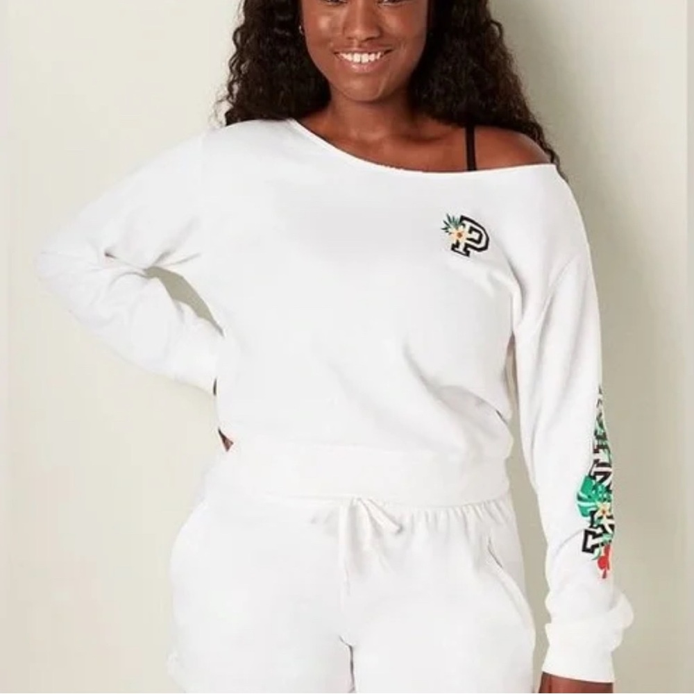 Victoria's Secret Women's Tropical Sweatshirt,Size S